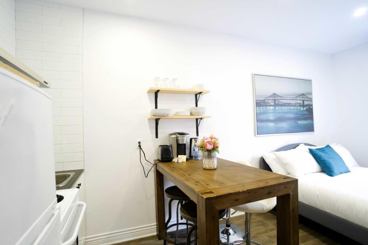 Apartment M11 Modern In The Heart Of Mile-end Montreal